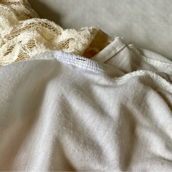 Pins and Needles Urban Outfitters Peplum Hem Lace Crochet Top Size Small - Picture 7 of 9